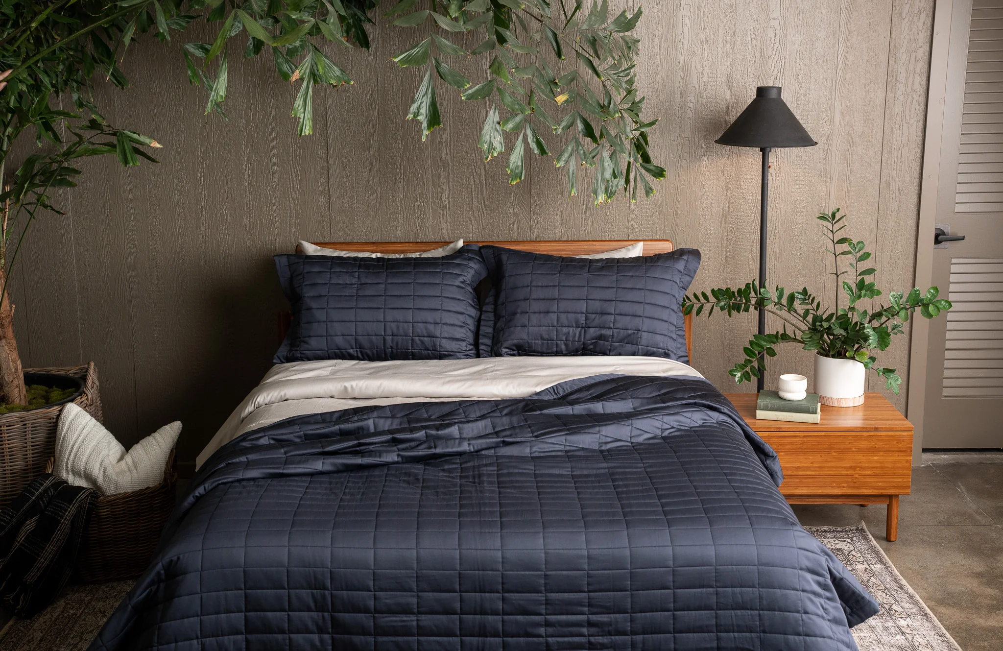Bamboo Lightweight Luxury Quilt Set - Image 2