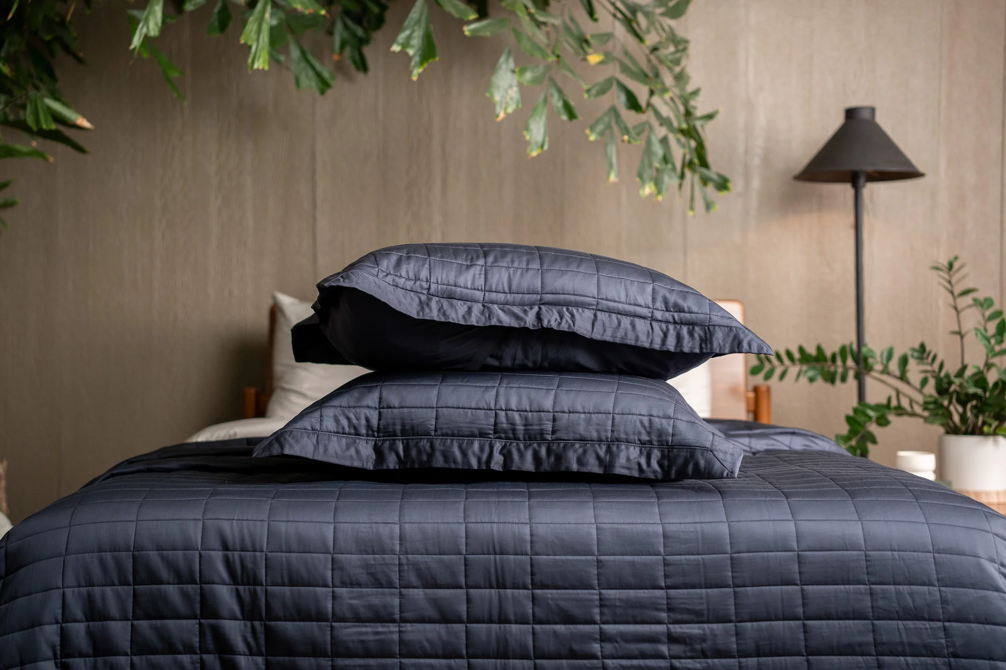 Bamboo Lightweight Luxury Quilt Set - Image 4