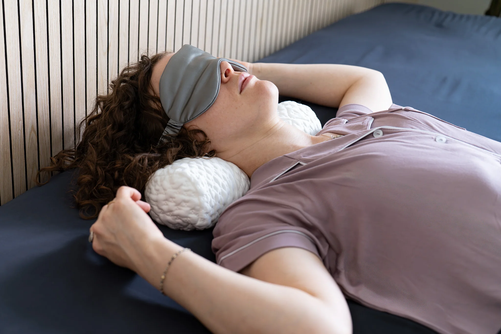 Easy Breather Bolster Pillow - Image 4