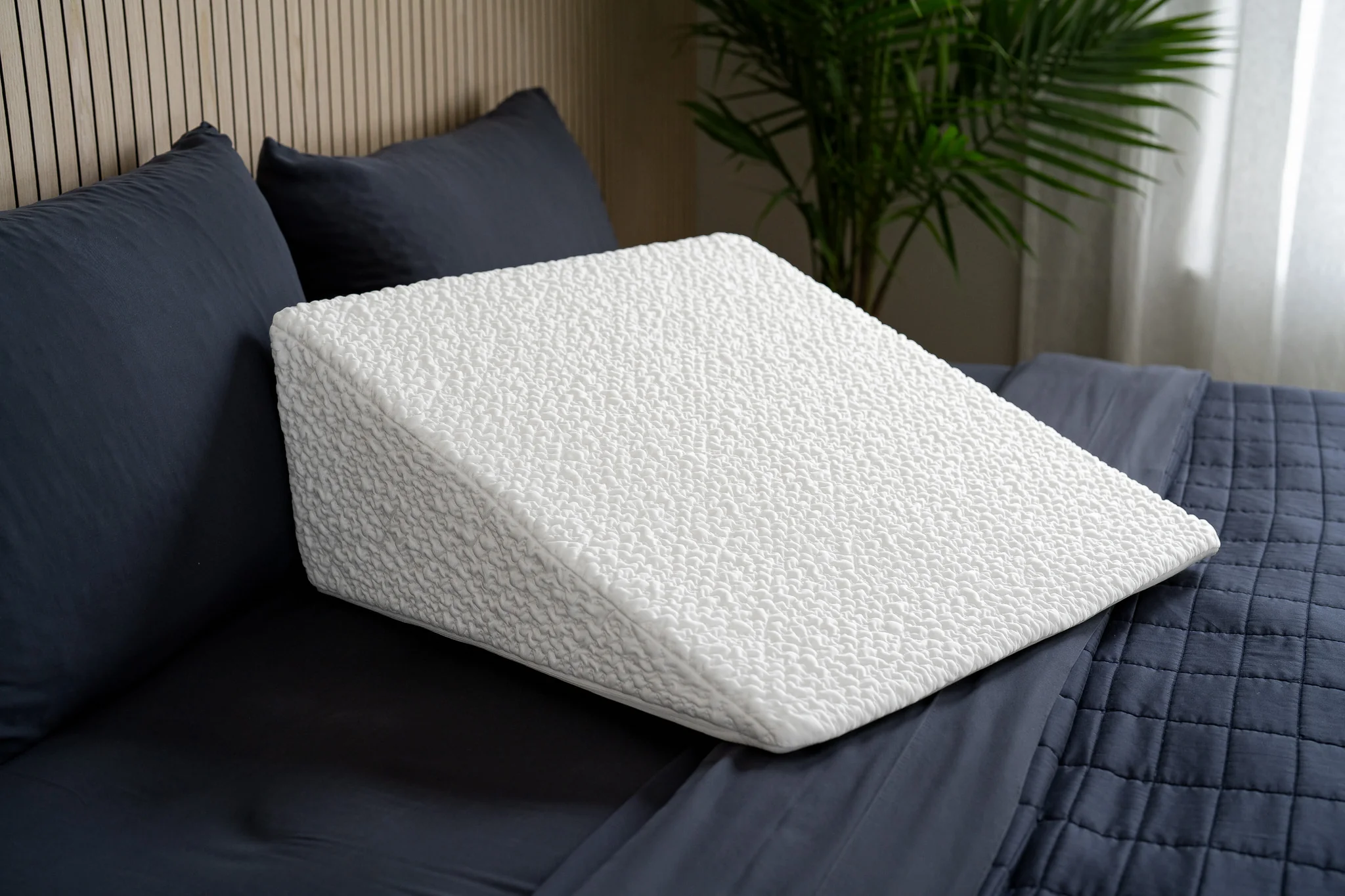 Easy Breather Wedge Pillow - Image 2