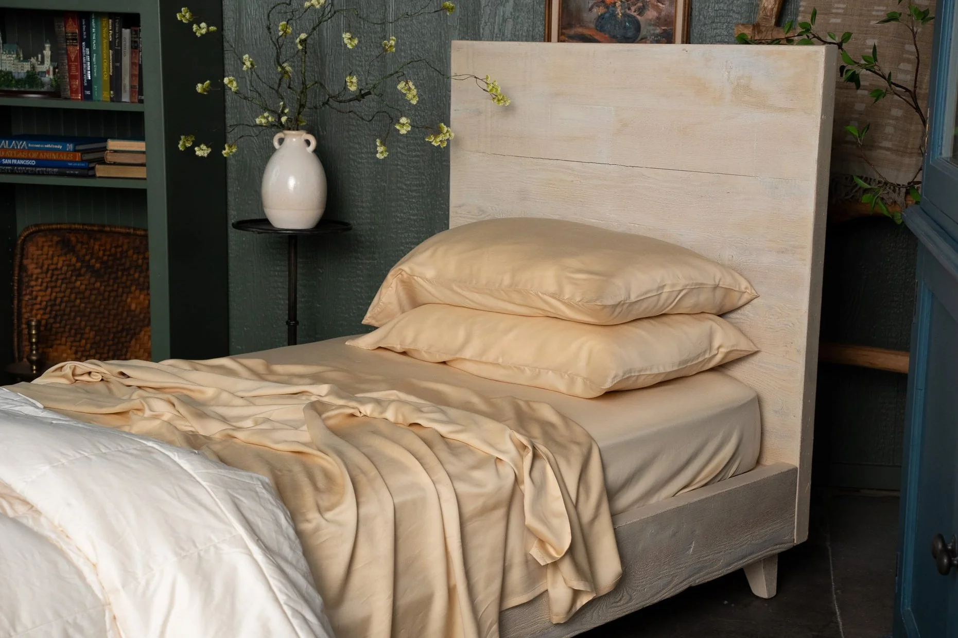 Kids TENCEL™ Sheet Set + Pillowcases - Image 3