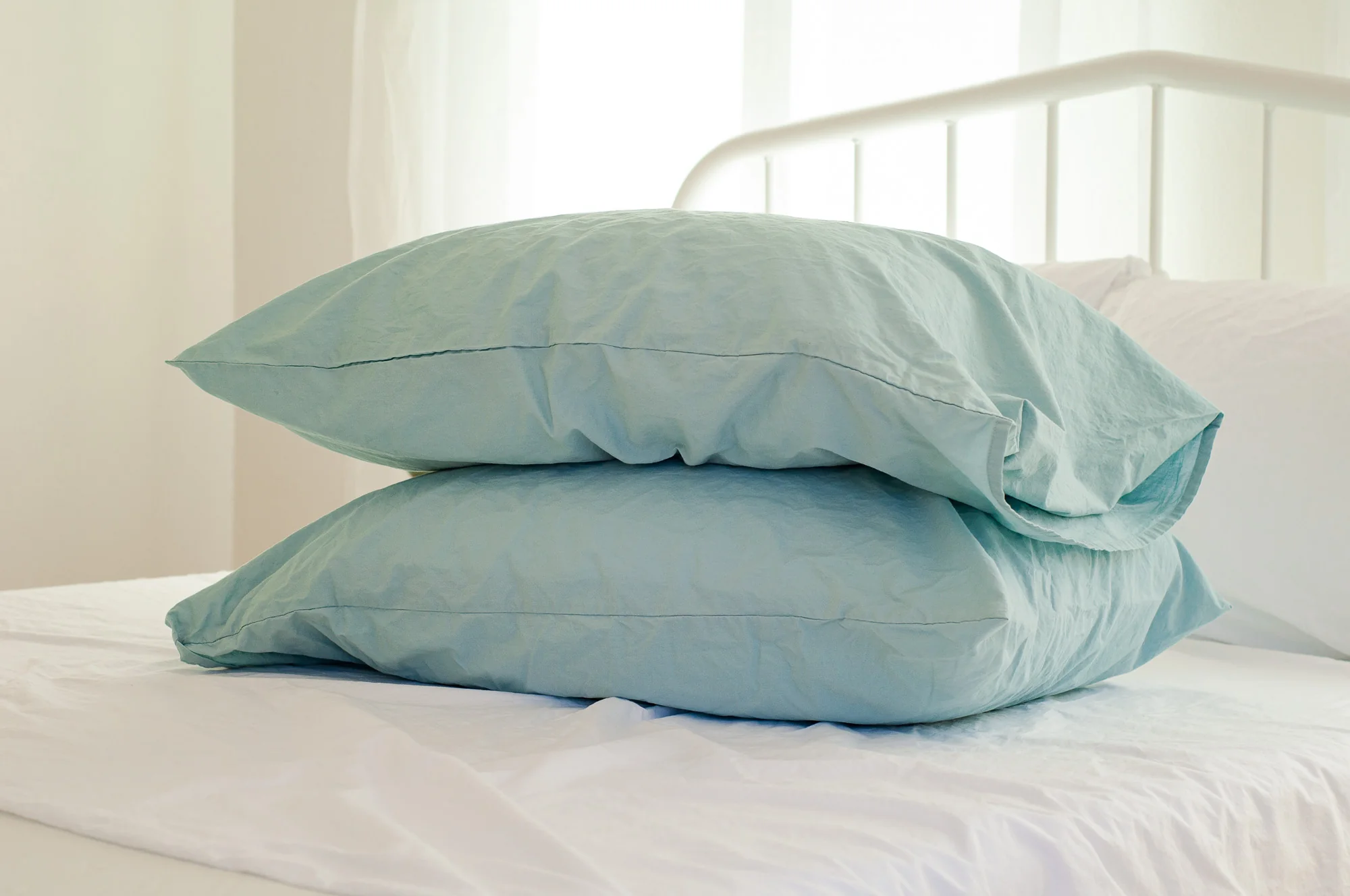 Crinkle Percale Organic Cotton Pillowcase Set - Image 9