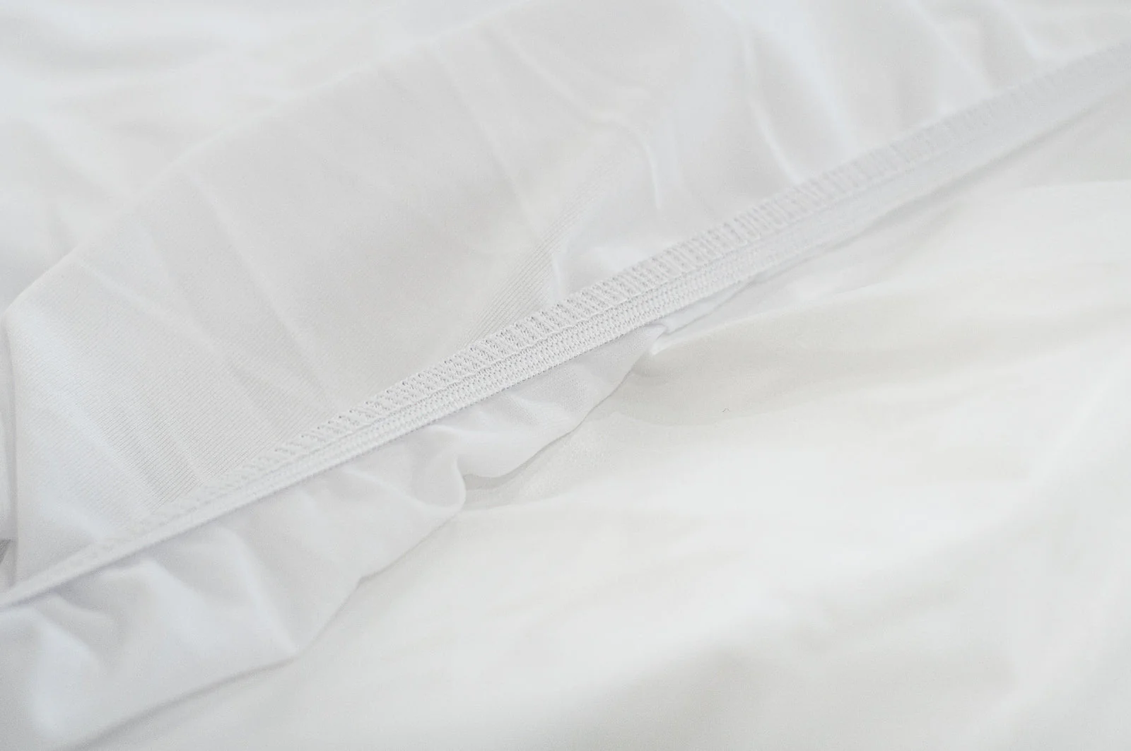 18" Cooling Cotton Waterproof Mattress Protector - Image 5