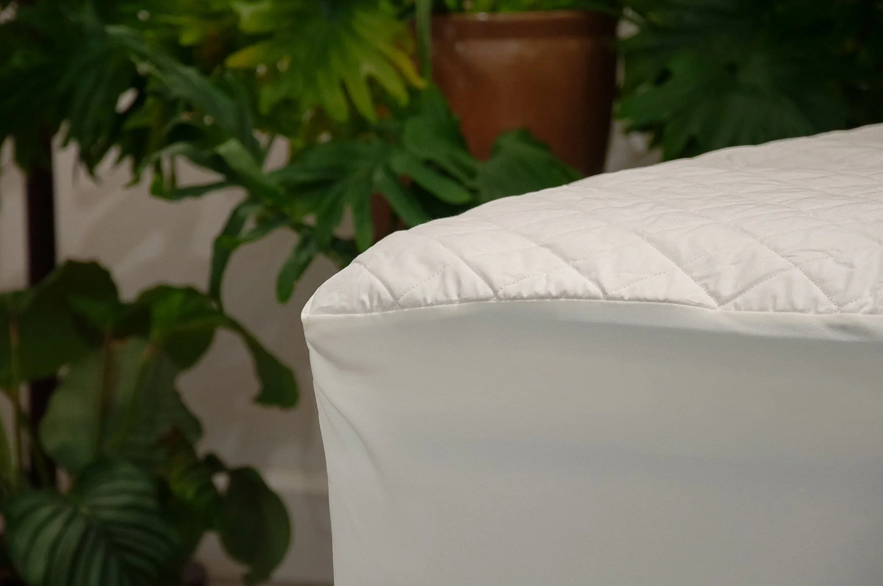 18" Wool and Cotton Mattress Protector - Image 5
